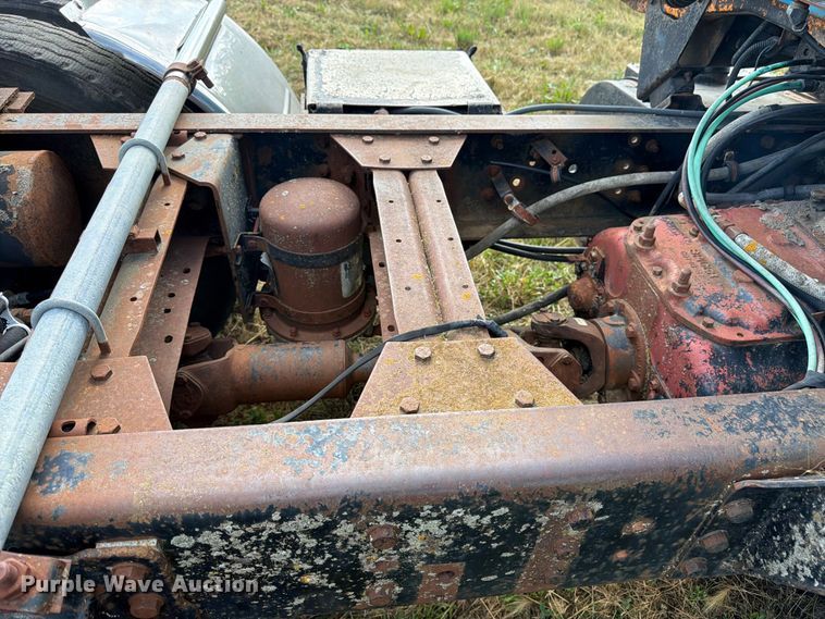image for item FK3390 1985 GMC J9C064 semi truck