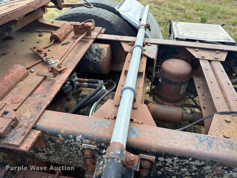 image for item FK3390 1985 GMC J9C064 semi truck