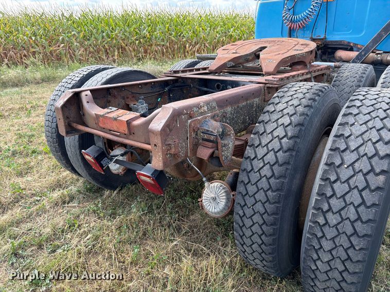 image for item FK3390 1985 GMC J9C064 semi truck