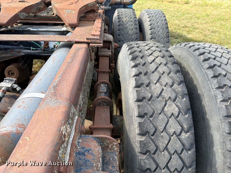 image for item FK3390 1985 GMC J9C064 semi truck