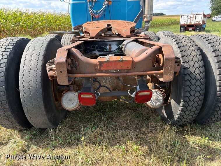 image for item FK3390 1985 GMC J9C064 semi truck