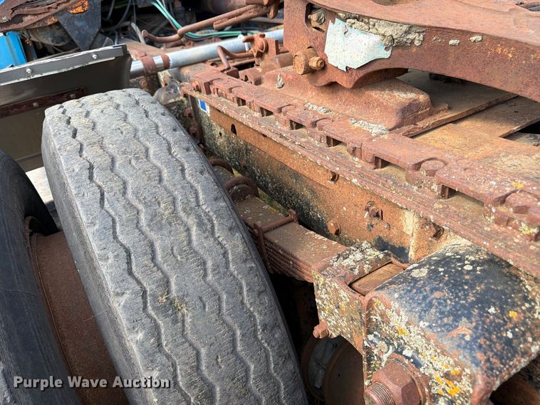 image for item FK3390 1985 GMC J9C064 semi truck