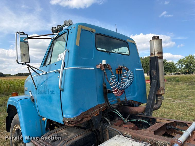 image for item FK3390 1985 GMC J9C064 semi truck