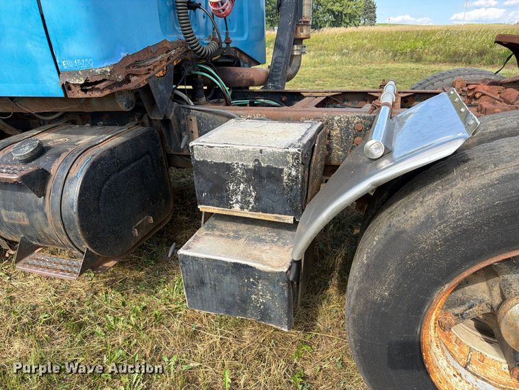 image for item FK3390 1985 GMC J9C064 semi truck