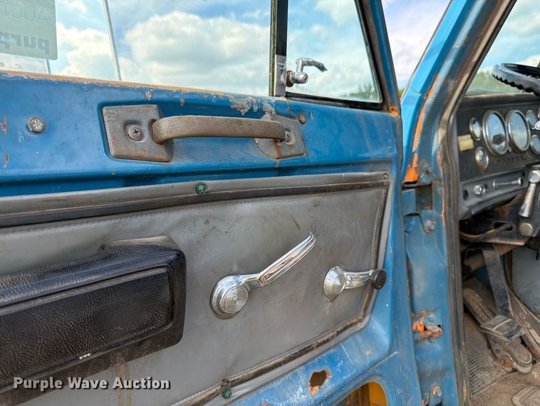 image for item FK3390 1985 GMC J9C064 semi truck