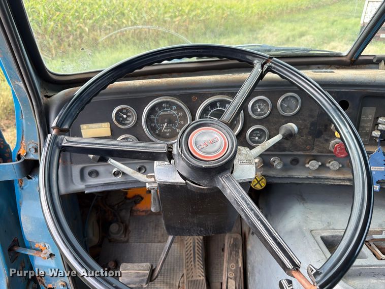 image for item FK3390 1985 GMC J9C064 semi truck