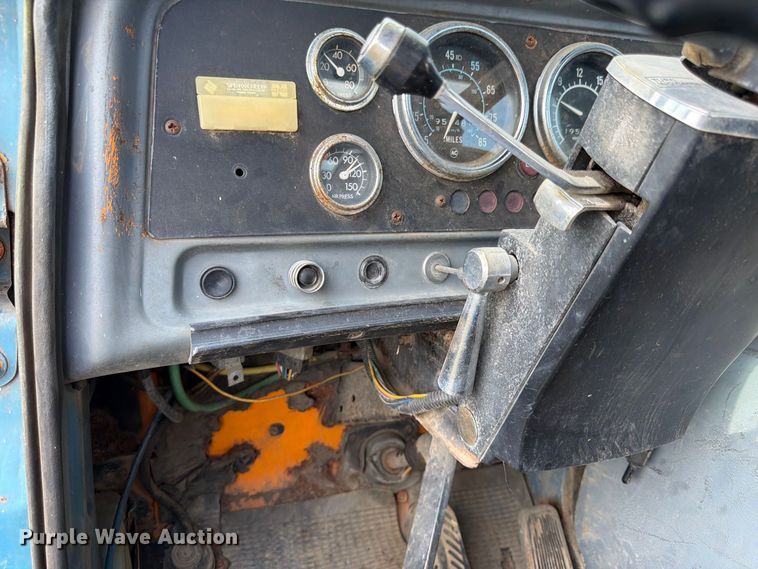 image for item FK3390 1985 GMC J9C064 semi truck