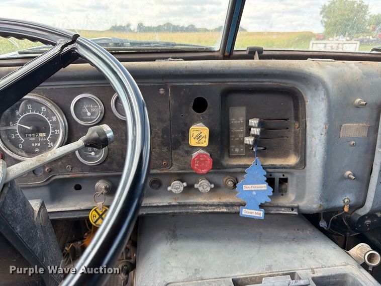 image for item FK3390 1985 GMC J9C064 semi truck