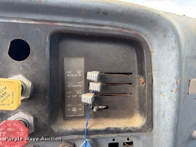 image for item FK3390 1985 GMC J9C064 semi truck