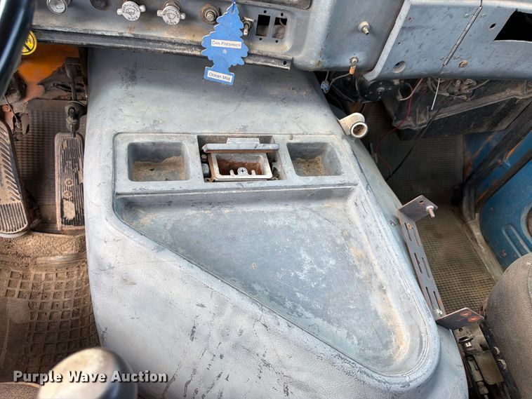 image for item FK3390 1985 GMC J9C064 semi truck