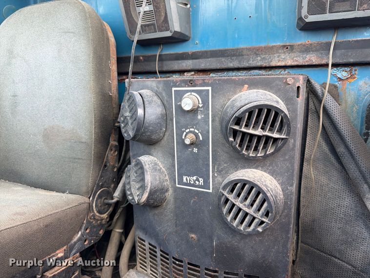 image for item FK3390 1985 GMC J9C064 semi truck