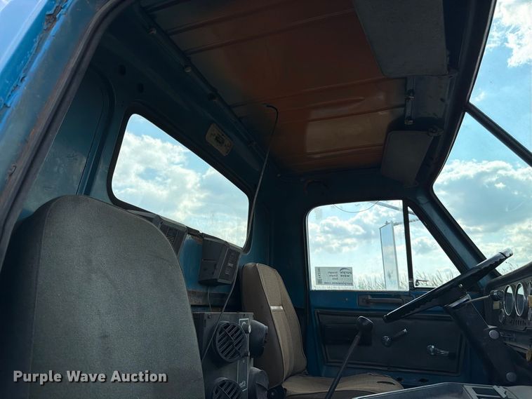 image for item FK3390 1985 GMC J9C064 semi truck