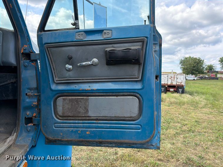 image for item FK3390 1985 GMC J9C064 semi truck