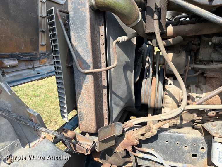 image for item FK3390 1985 GMC J9C064 semi truck