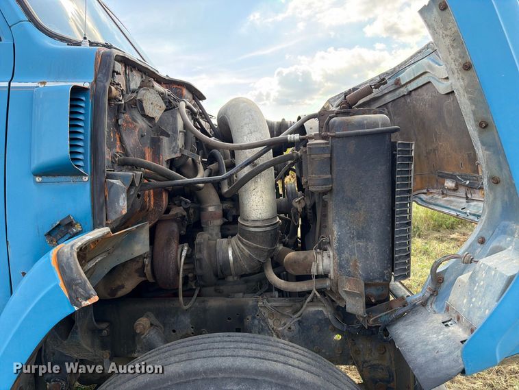 image for item FK3390 1985 GMC J9C064 semi truck
