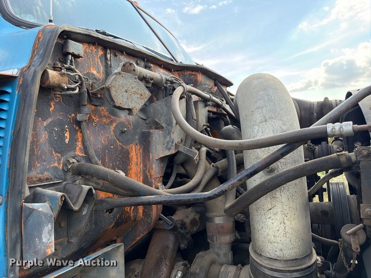 image for item FK3390 1985 GMC J9C064 semi truck