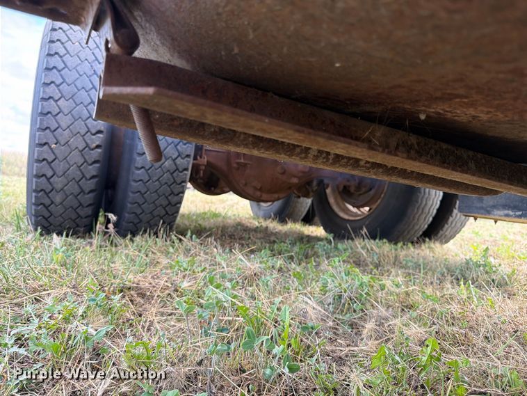 image for item FK3390 1985 GMC J9C064 semi truck