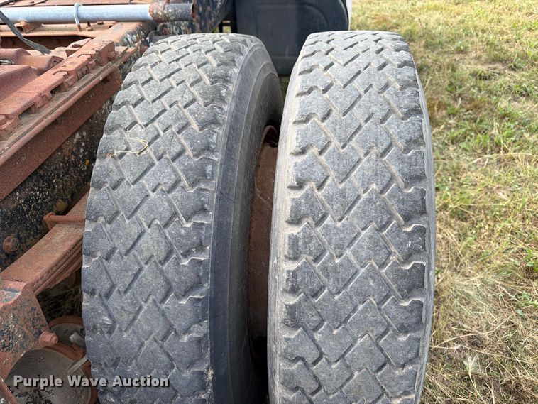 image for item FK3390 1985 GMC J9C064 semi truck