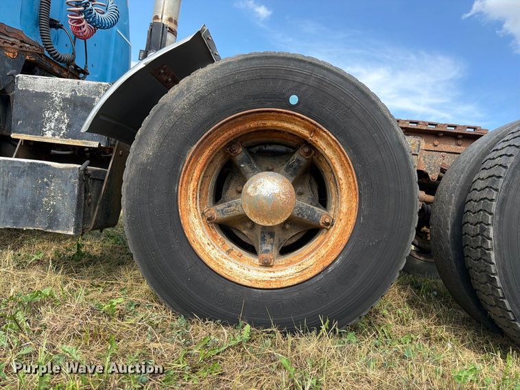 image for item FK3390 1985 GMC J9C064 semi truck