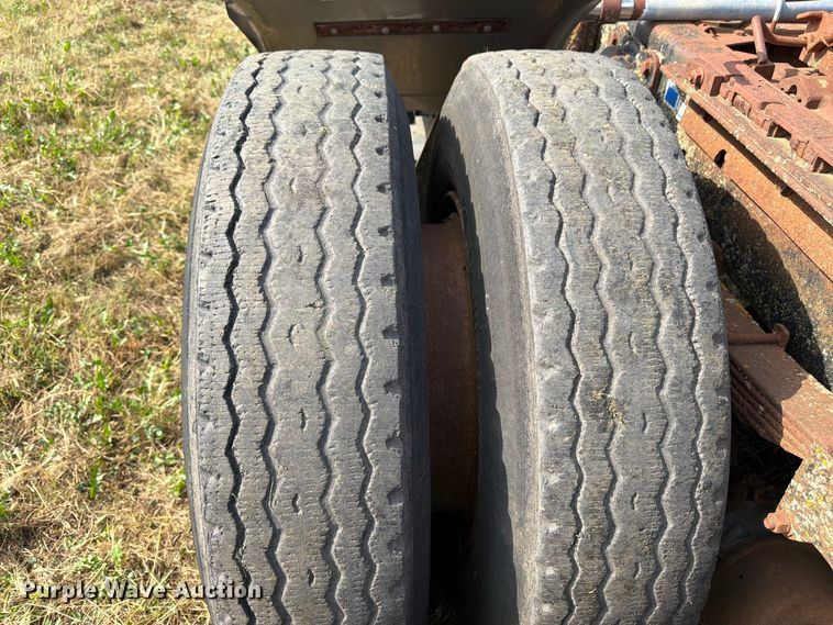 image for item FK3390 1985 GMC J9C064 semi truck