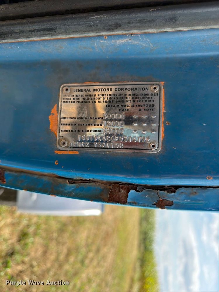 image for item FK3390 1985 GMC J9C064 semi truck