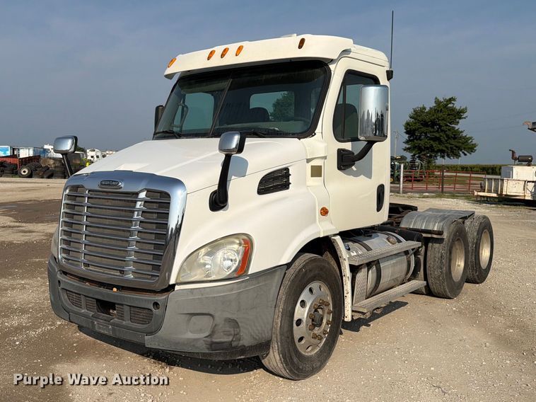 image for item FK4106 2016 Freightliner Cascadia semi truck