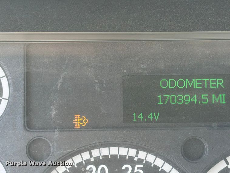 image for item FK4106 2016 Freightliner Cascadia semi truck