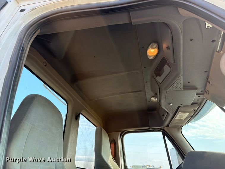 image for item FK4106 2016 Freightliner Cascadia semi truck