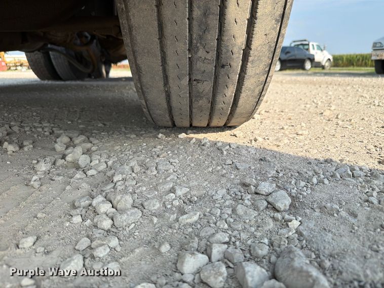 image for item FK4106 2016 Freightliner Cascadia semi truck