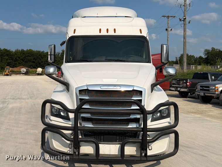 image for item FK4121 2019 Freightliner Cascadia semi truck