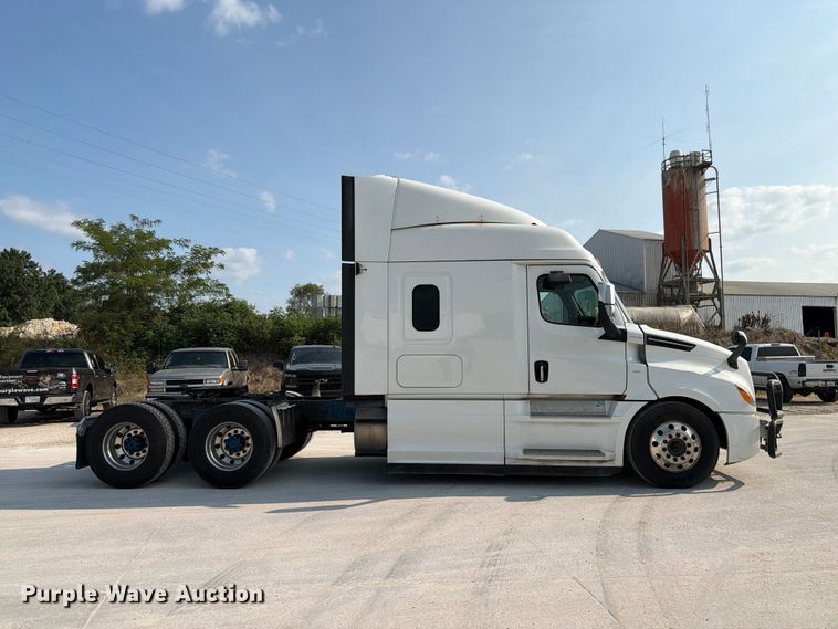 image for item FK4121 2019 Freightliner Cascadia semi truck