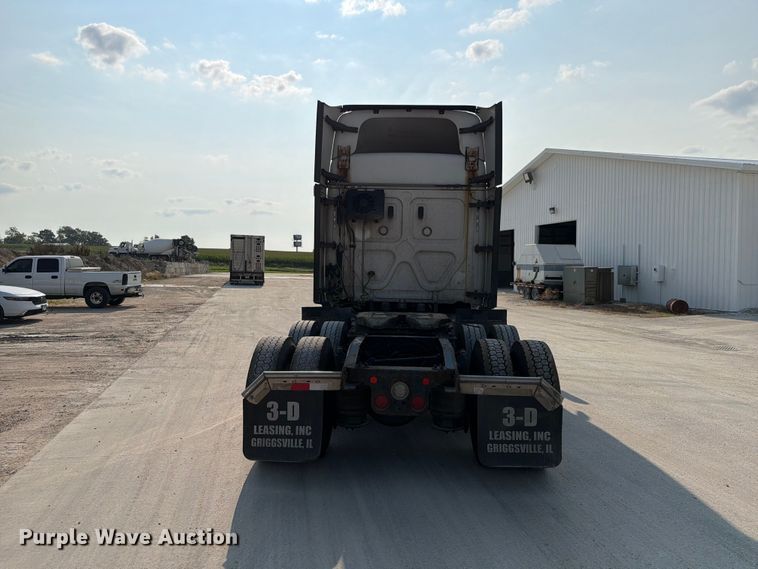 image for item FK4121 2019 Freightliner Cascadia semi truck