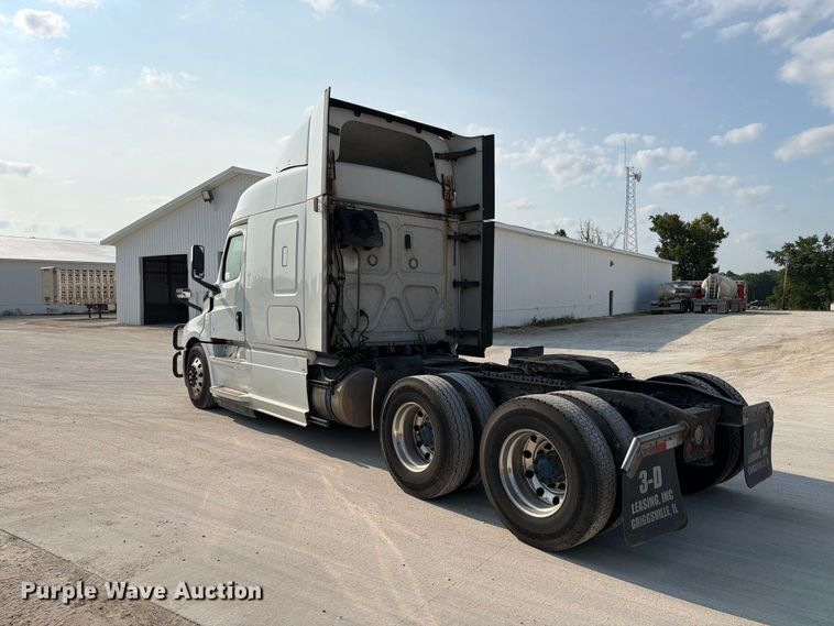 image for item FK4121 2019 Freightliner Cascadia semi truck