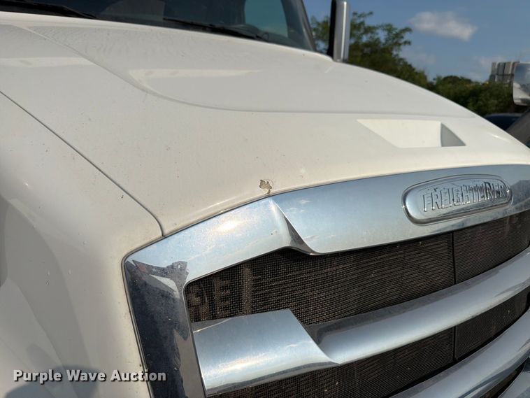 image for item FK4121 2019 Freightliner Cascadia semi truck