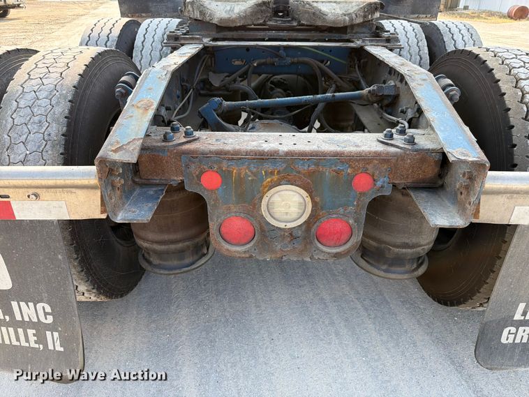 image for item FK4121 2019 Freightliner Cascadia semi truck