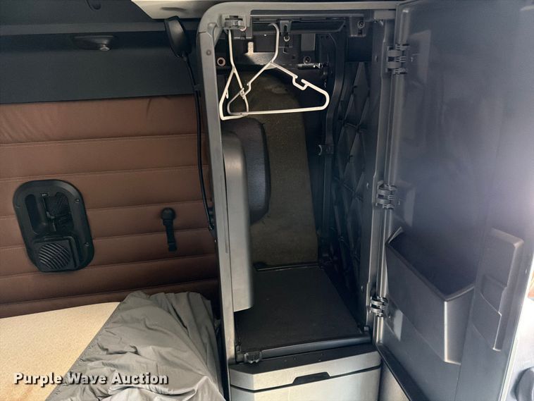 image for item FK4121 2019 Freightliner Cascadia semi truck