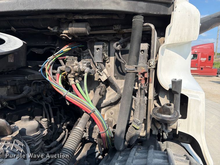 image for item FK4121 2019 Freightliner Cascadia semi truck