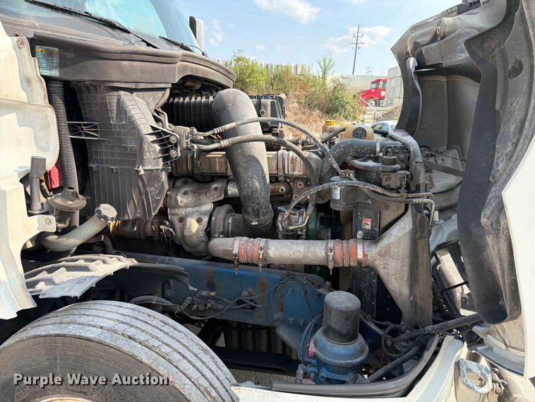 image for item FK4121 2019 Freightliner Cascadia semi truck