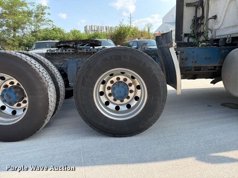 image for item FK4121 2019 Freightliner Cascadia semi truck