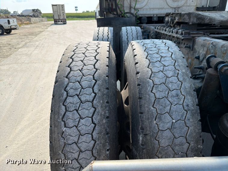 image for item FK4121 2019 Freightliner Cascadia semi truck