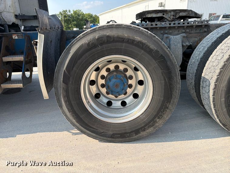 image for item FK4121 2019 Freightliner Cascadia semi truck