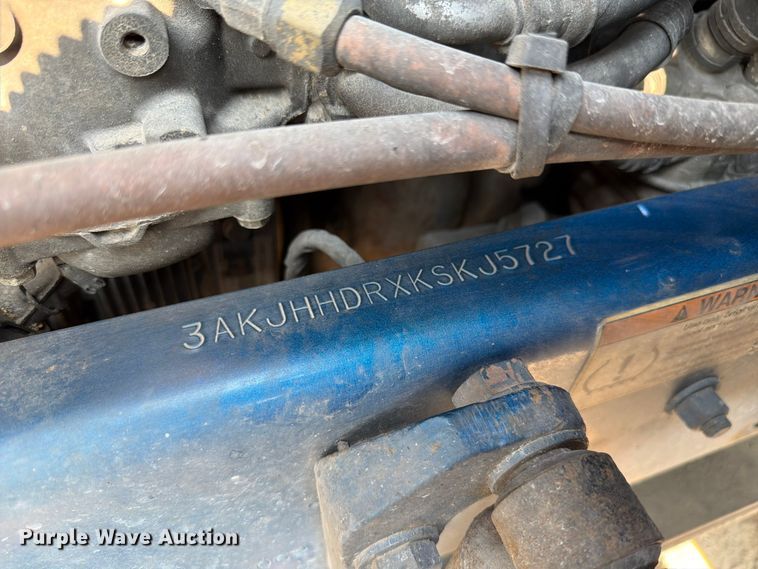 image for item FK4121 2019 Freightliner Cascadia semi truck