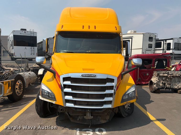 image for item FK4582 2024 Freightliner Cascadia 126 semi truck