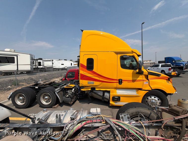 image for item FK4582 2024 Freightliner Cascadia 126 semi truck