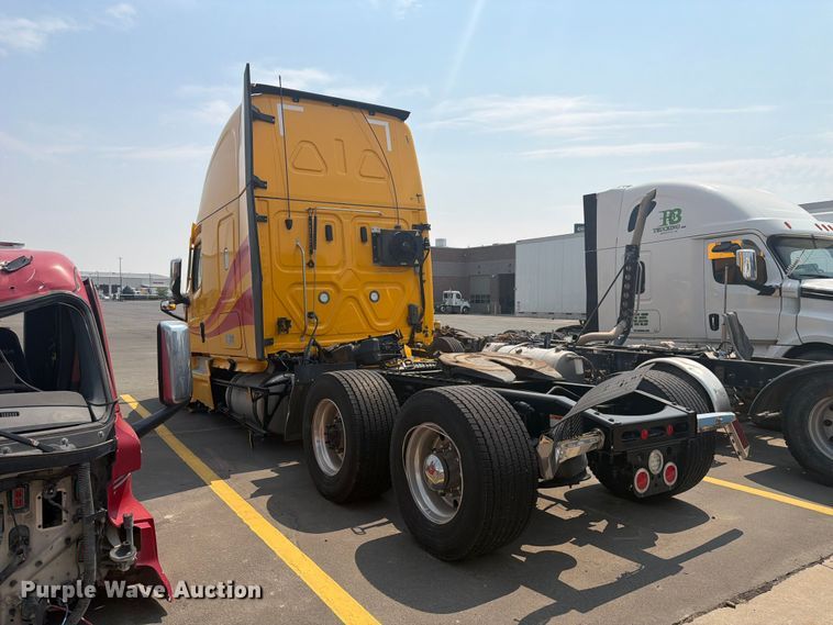 image for item FK4582 2024 Freightliner Cascadia 126 semi truck