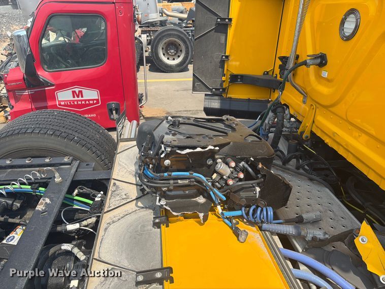 image for item FK4582 2024 Freightliner Cascadia 126 semi truck