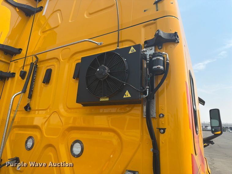 image for item FK4582 2024 Freightliner Cascadia 126 semi truck