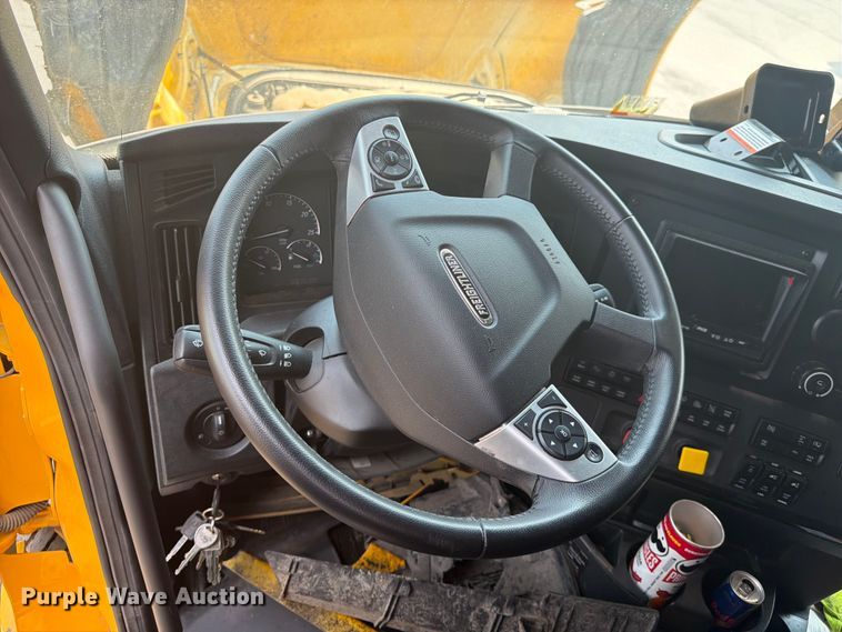 image for item FK4582 2024 Freightliner Cascadia 126 semi truck