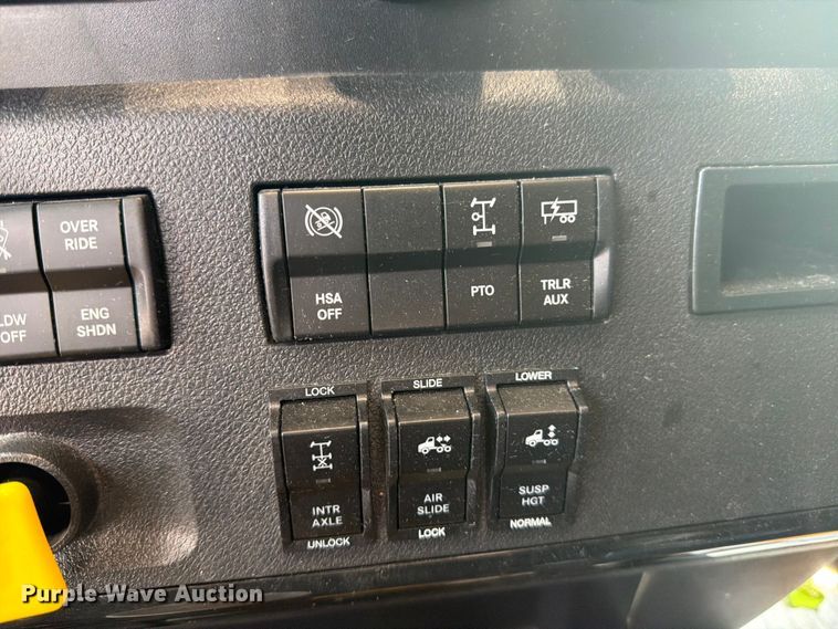 image for item FK4582 2024 Freightliner Cascadia 126 semi truck