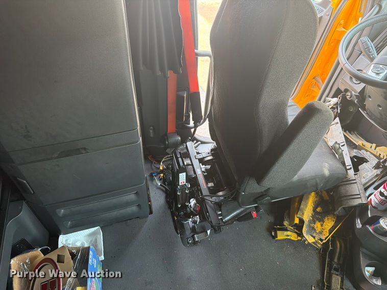 image for item FK4582 2024 Freightliner Cascadia 126 semi truck